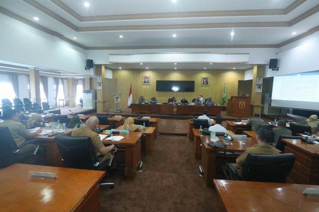 Selasa, 05 September 2023
Rapat Pansus VI DPRD Kota Banjarbaru Dengan Ekskutif Terkait Raperda Ketertiban Umum Dan Ketentraman Masyakat yang Bertempat Di Ruang Graha Paripurna DPRD Kota Banjarbaru